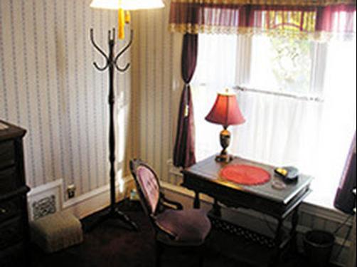 Leblanc House - Minneapolis - Living room