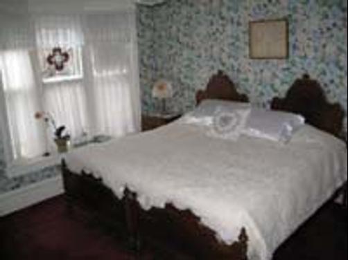 Leblanc House - Minneapolis - Bedroom
