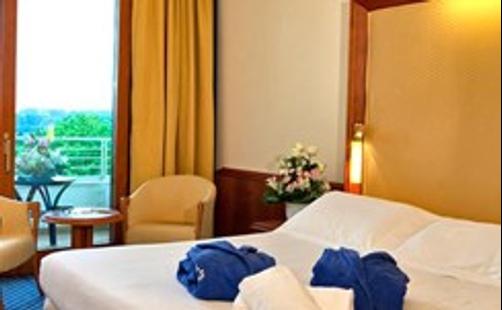 Hotel Sporting, Galzignano Terme Spa & Golf Resort - Galzignano Terme - Bedroom