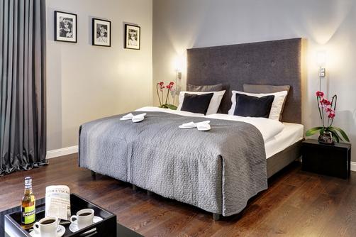 Hotel Düsseldorf Mitte - Dusseldorf - Bedroom