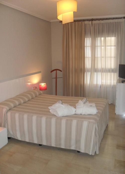 Suites Apartamentos Los Girasoles - Zaragoza