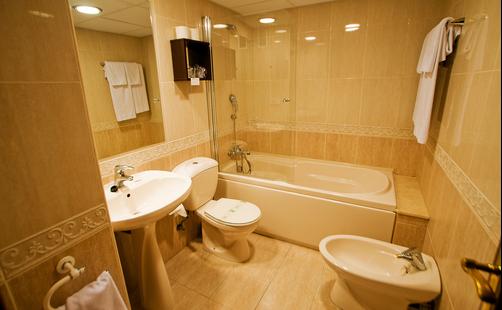 Suites Apartamentos Los Girasoles - Zaragoza - Bathroom