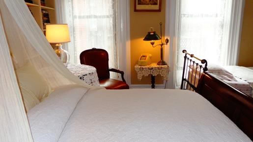1871 House - New York - Bedroom