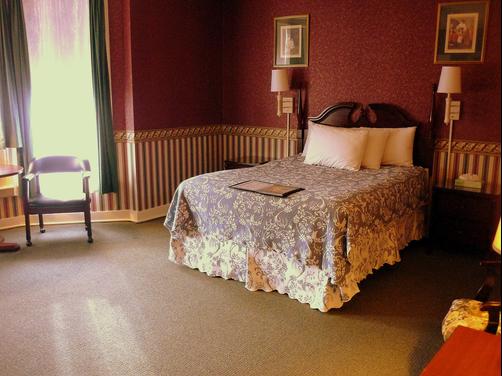 Inn at St John - Portland - Queen bedroom