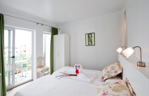Apartamentos Adjovimar - Los Llanos de Aridane - King bedroom