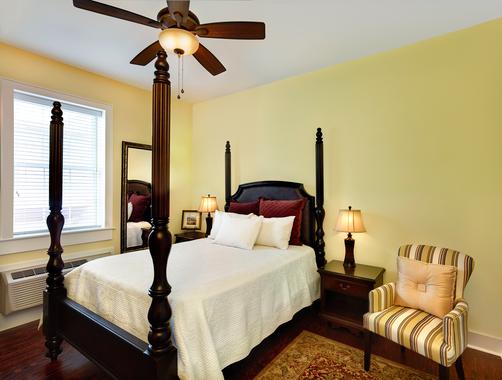 Elliott House Inn - Charleston - Bedroom