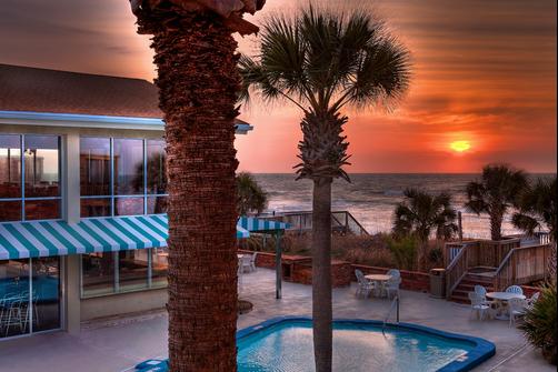 Oceanfront Litchfield Inn - Pawleys Island - Building