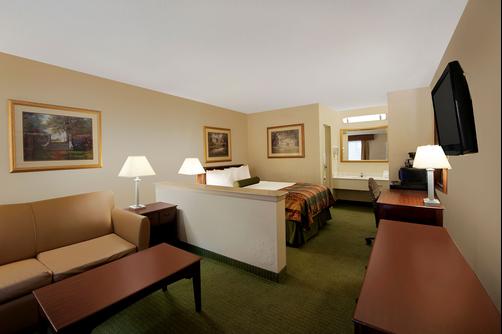 Best Western Sweetgrass Inn - Charleston - Bedroom