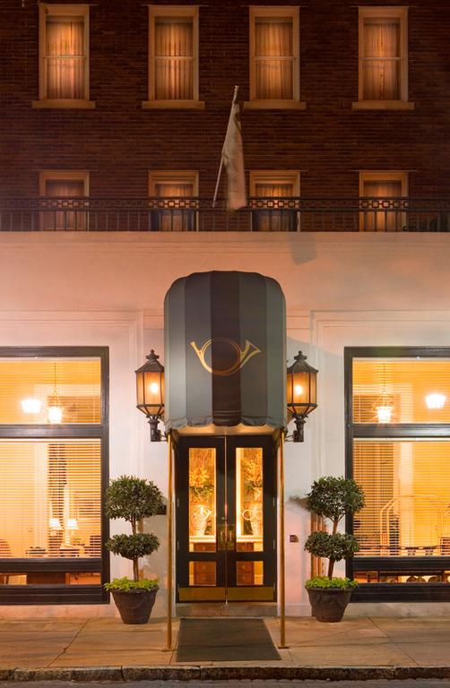 Planters Inn - Savannah - Building