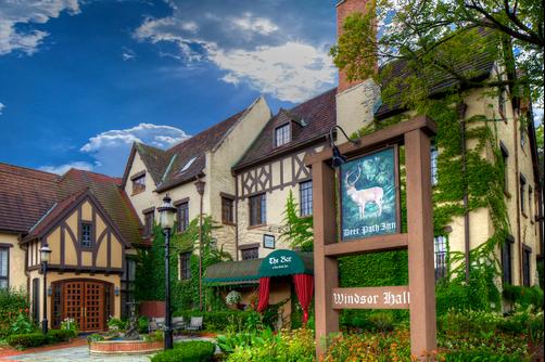Deer Path Inn - Lake Forest - Building
