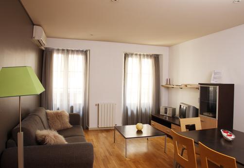 MH Apartments Guell - Barcelona - Living room