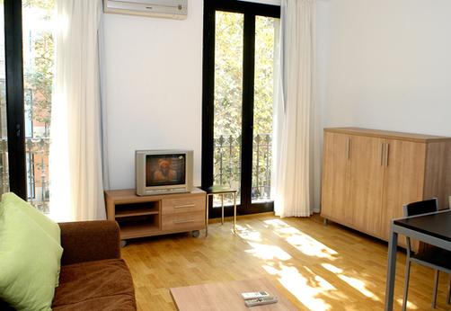 MH Apartments S. Familia - Barcelona - Living room