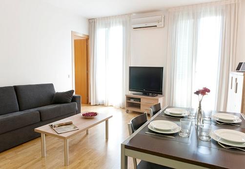 MH Apartments S. Familia - Barcelona - Building
