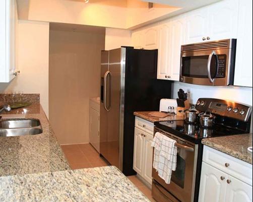 Luxury Apartments At Intracoastal - Sunny Isles Beach - Kitchen
