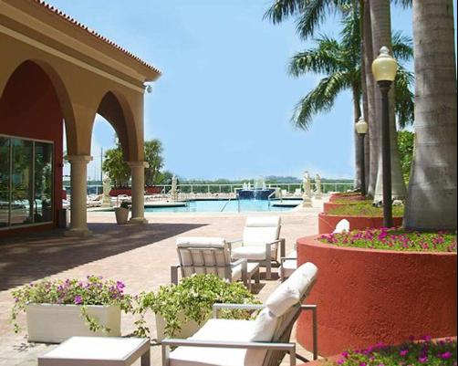 Luxury Apartments At Intracoastal - Sunny Isles Beach - Outdoors view