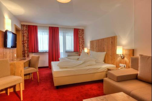 Hotel Koegele - Axams - Queen bedroom