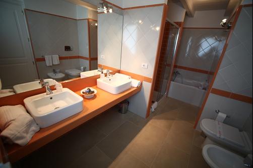 Antica Locanda Del Golf - Ragusa - Bathroom