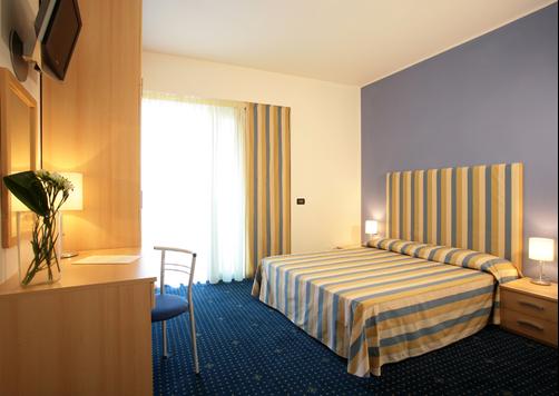 Hotel Bellini - Lignano Sabbiadoro - Bedroom