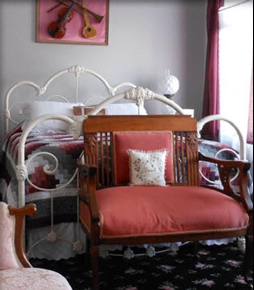 Cornerstone Inn - Washington - Bedroom