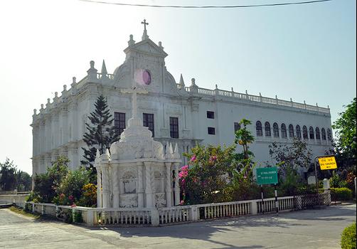Hotel Apaar - Diu - Building