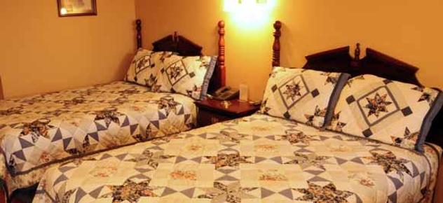 Guggisberg Swiss Inn B&B - Millersburg - Bed