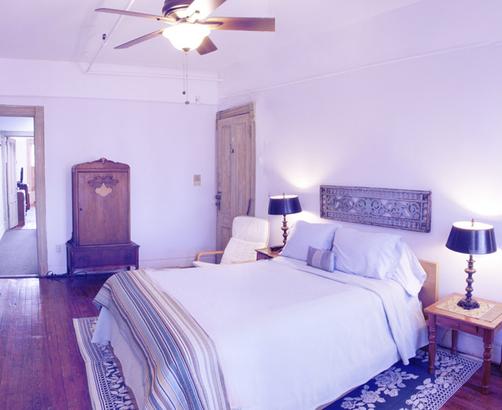 Villa 121 Guest House - New York - Bedroom