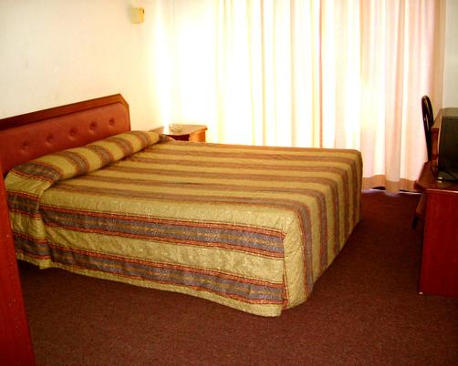 Lipis Plaza Hotel - Kuala Lipis - Bed