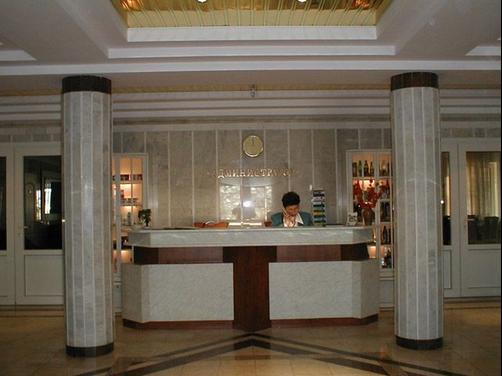 Everest Hotel (A) - Astana - Front desk