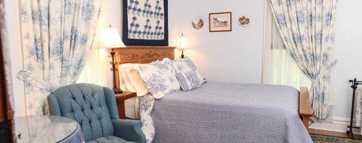 Country Victorian Bed & Breakfast - Middlebury - Bedroom