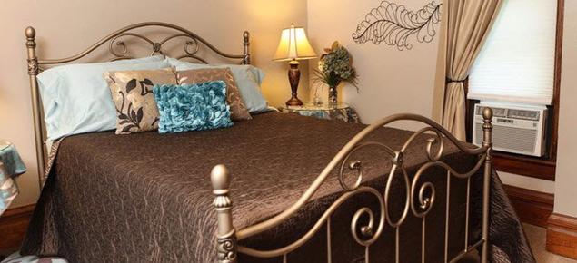 Country Victorian Bed & Breakfast - Middlebury - Bed