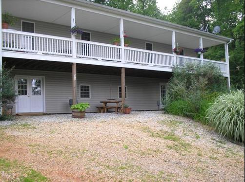 Simpson's Hollow B&B - Lovingston - Building