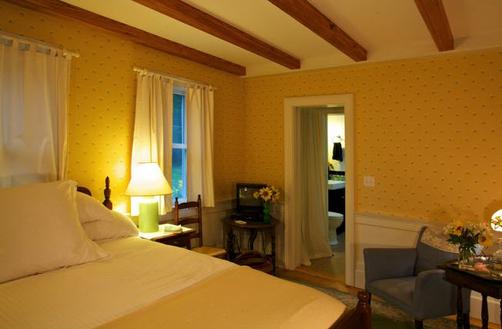 Chez Sven Bed & Breakfast - Wellfleet - Bedroom