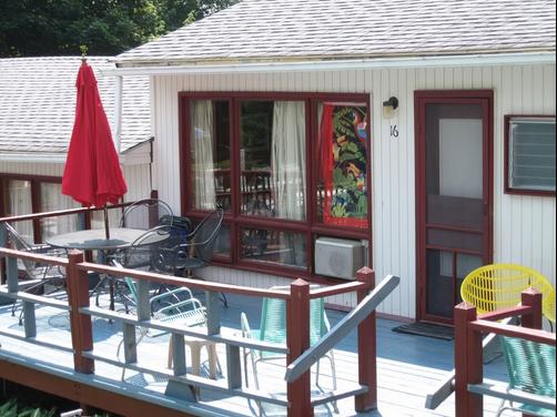 Cramers Point Motel & Cottages - Lake George - Building