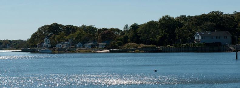 Cove Place Inn - Aquebogue - Building