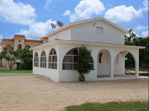 Serenity Sands Bed and Breakfast - Corozal - Building