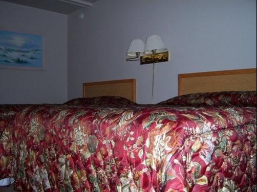 Captains Quarters Motel - Saugatuck - Bedroom