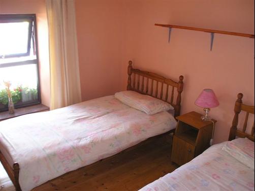 Countrywide Inns - Stone House - Kerry County - Bedroom