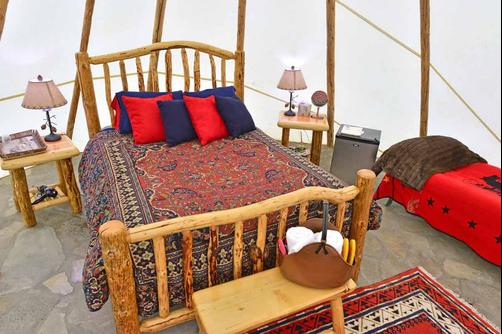 Cherry Wood Bed Breakfast and Barn - Zillah - Bedroom