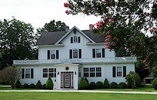 Colonial Manor Inn - Onancock - Building