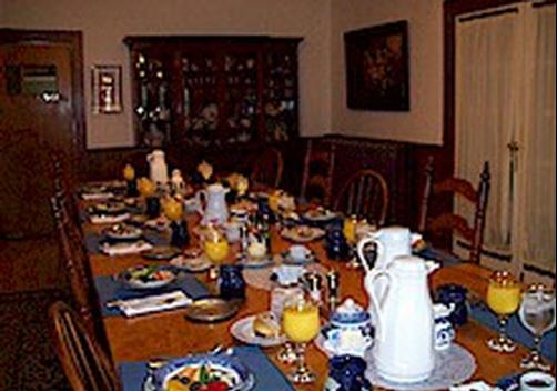 Colonial Manor Inn - Onancock - Restaurant