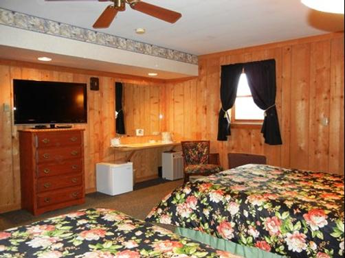 Homestead Lodging - Smoketown - Bedroom