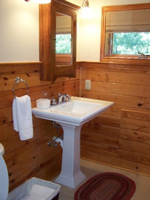 Oak Manor Bed & Breakfast/Pine Grove Cottages - Pittsburg - Bathroom