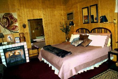 Ocoee Mist Farm Bed and Breakfast - Benton - Bedroom
