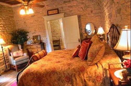 Old Rock House Bed and Breakfast - Hico - Bedroom