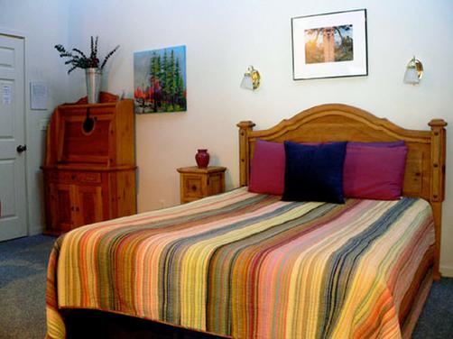 The Yosemite Peregrine Lodging - Yosemite National Park - Bedroom