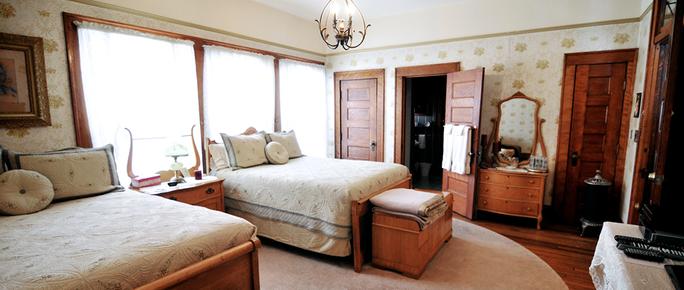Solomon Mier Manor - Ligonier - Bedroom