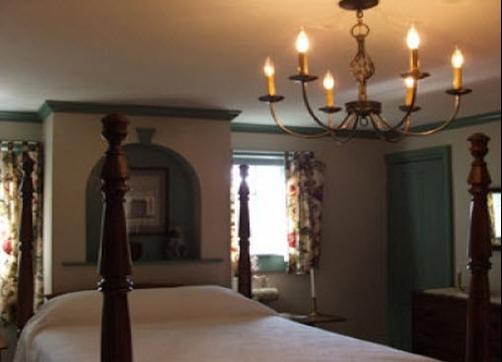 Halcyon Place Bed & Breakfast - Campbell - Bedroom