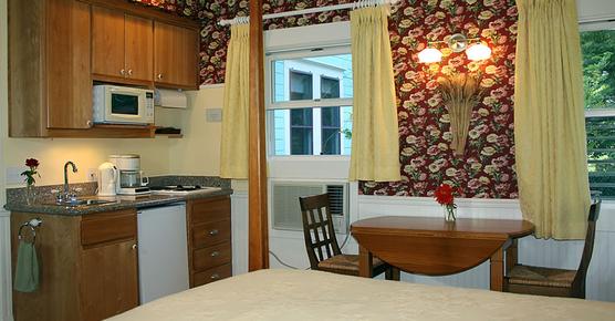 Case Ranch Inn - Forestville - Kitchen