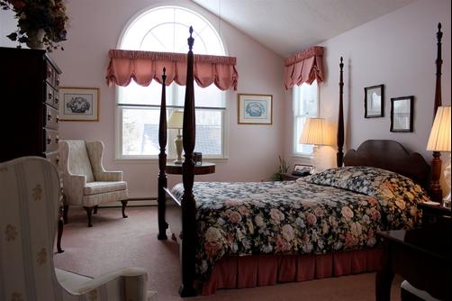 The House on the Hill - Ellsworth - Bedroom