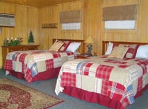 Smoky Pines Motel - Gatlinburg - Bedroom